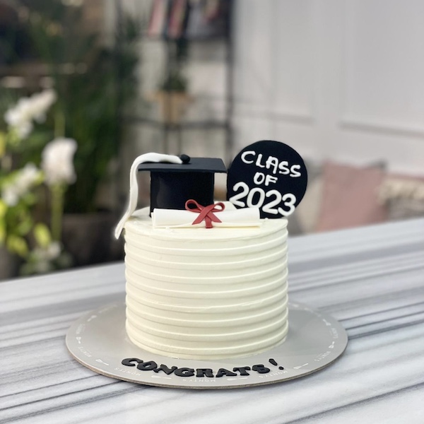 Elegant Letter Graduation Cake - Wilton