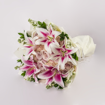 Elegant Lily Rose Mix