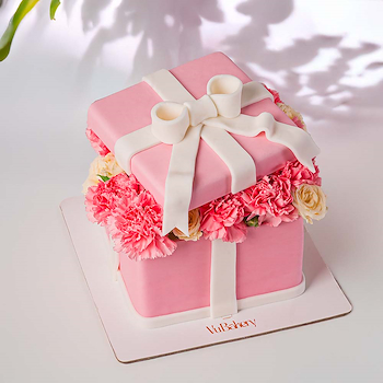 كيكة علبة الهدية