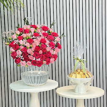 فازة ورد مع أنوش