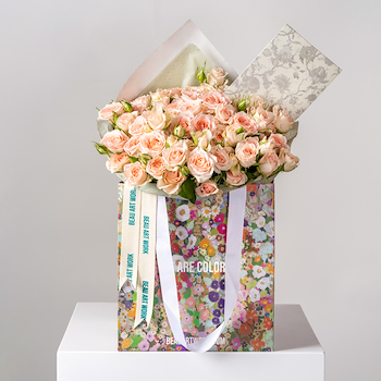 باقة الخوخ المتفتحة