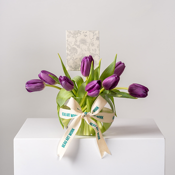 فازة البنفسج الأنيقة